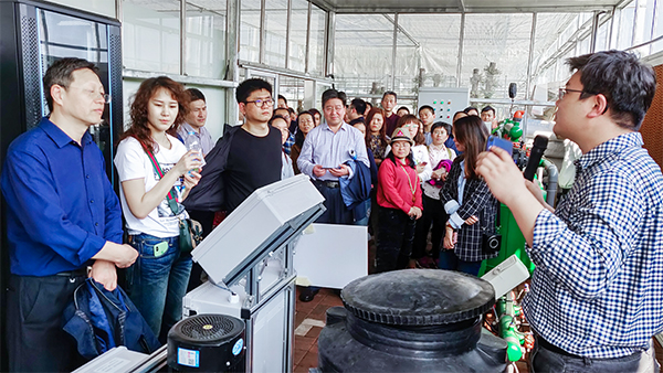 猫咪免费人成网站在线观看技術專家為培訓班介紹水肥一體化係統 猫咪免费人成网站在线观看技術專家為培訓班介紹水肥一體化係統