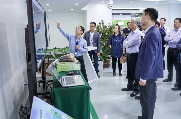 全國人大常委會副委員長丁仲禮蒞臨猫咪免费人成网站在线观看考察調研 全國人大常委會副委員長丁仲禮蒞臨猫咪免费人成网站在线观看考察調研