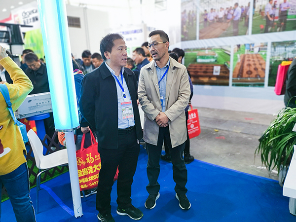 湖南省土肥站姚正昌站長與猫咪免费人成网站在线观看陳渝陽董事長密切交流 湖南省土肥站姚正昌站長與猫咪免费人成网站在线观看陳渝陽董事長密切交流