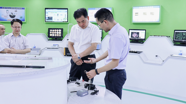 浙江省農業農村廳副廳長唐冬壽一行蒞臨猫咪免费人成网站在线观看調研2 浙江省農業農村廳副廳長唐冬壽一行蒞臨猫咪免费人成网站在线观看調研2